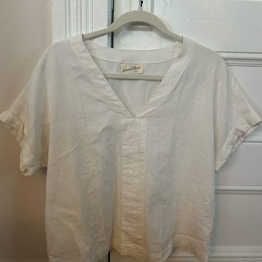 Universal Thread white linen V-Neck Blouse